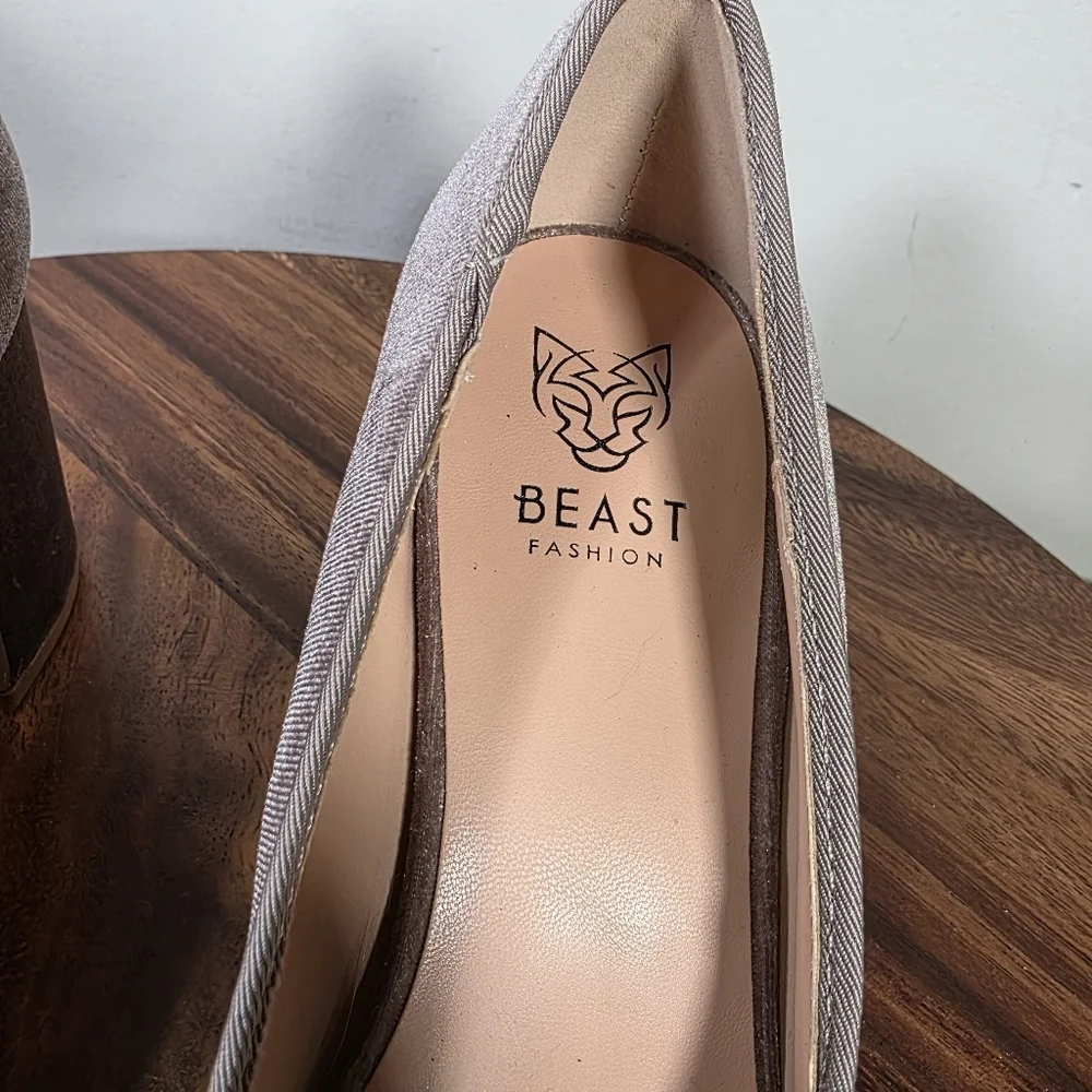 Beast Fashion Velvet Block Heel Pumps With Bow Size 8 Taupe